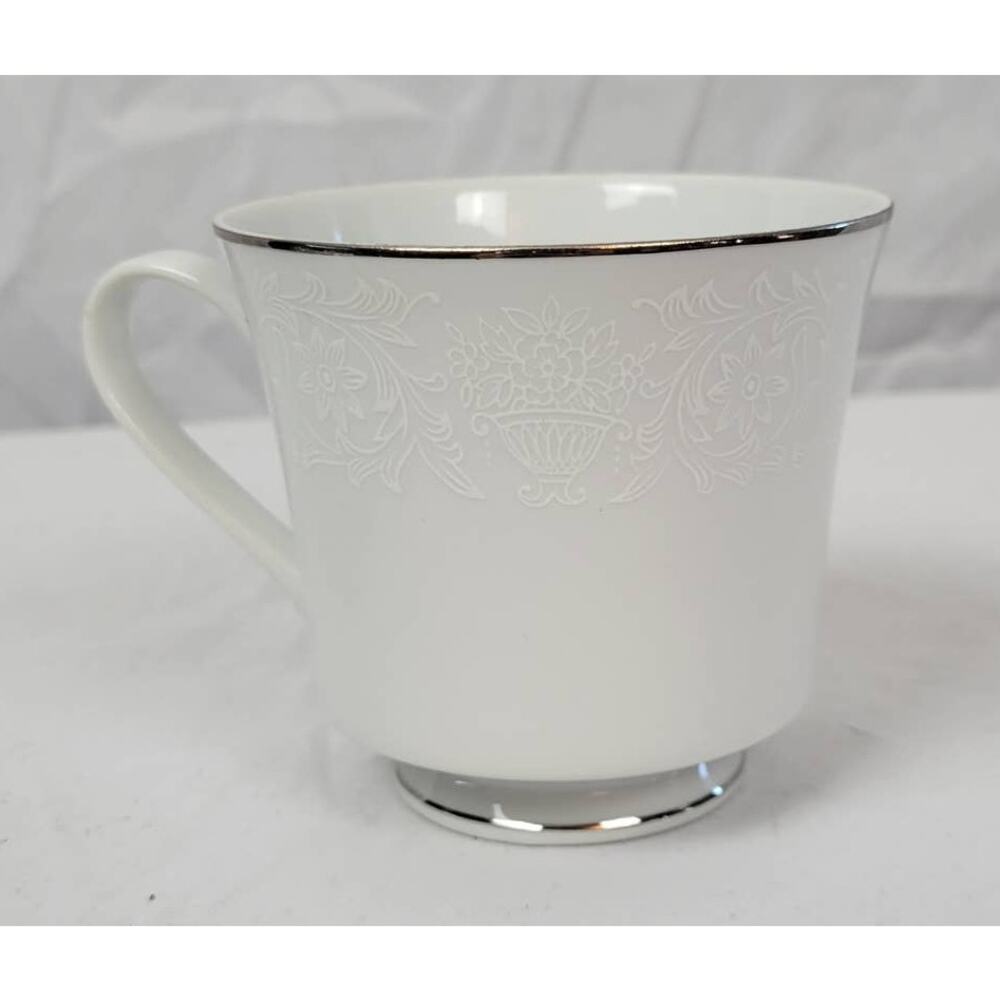 Crown Victoria Lovelace 3.25" Teacup